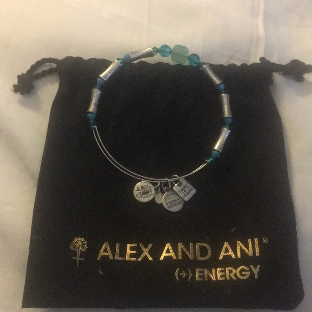 👗🧤Alex and Ani Bracelet 👗🧤