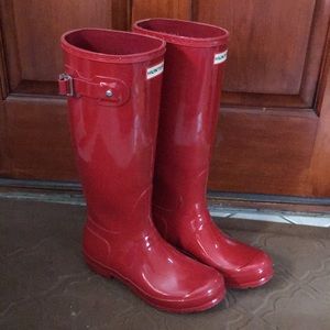 Hunter tall gloss rain boots