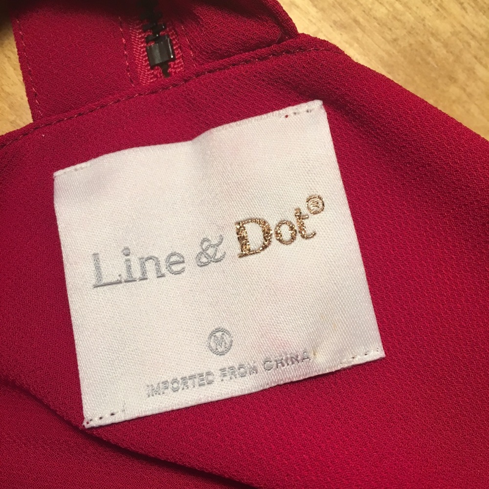 LINE & DOT Sleeveless Top - Picture 3 of 7