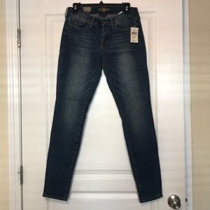 BRAND NEW Lucky Brand Charlie Skinny jeans
