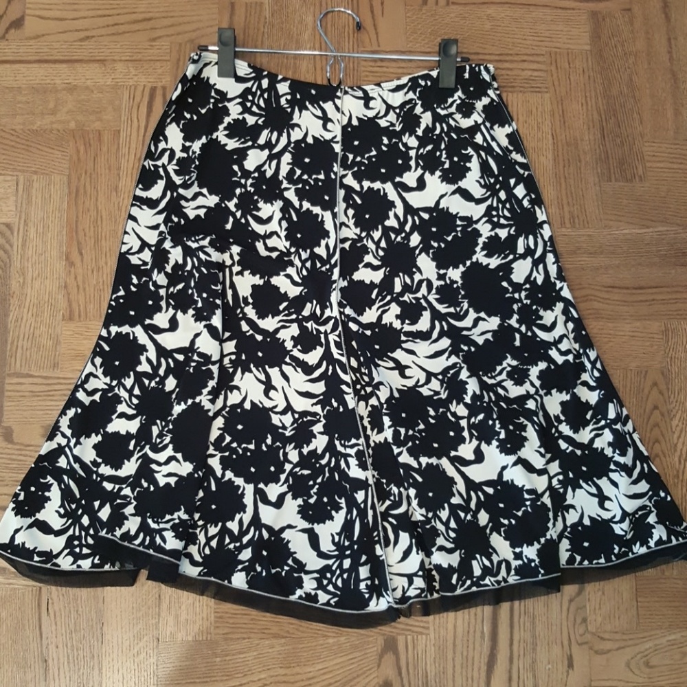 Max Studio Floral A-line skirt M Medium