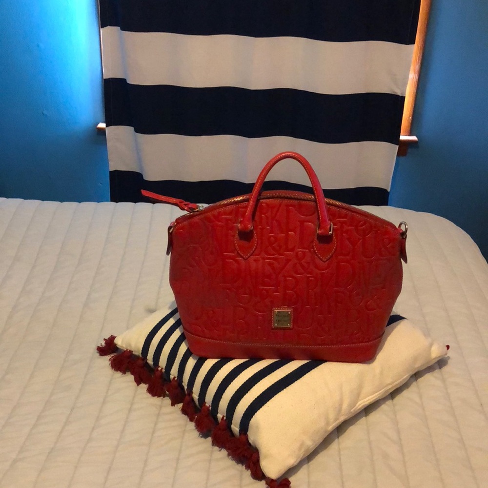 👜 Dooney & Bourke