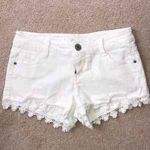 White vanilla star premium jean shorts