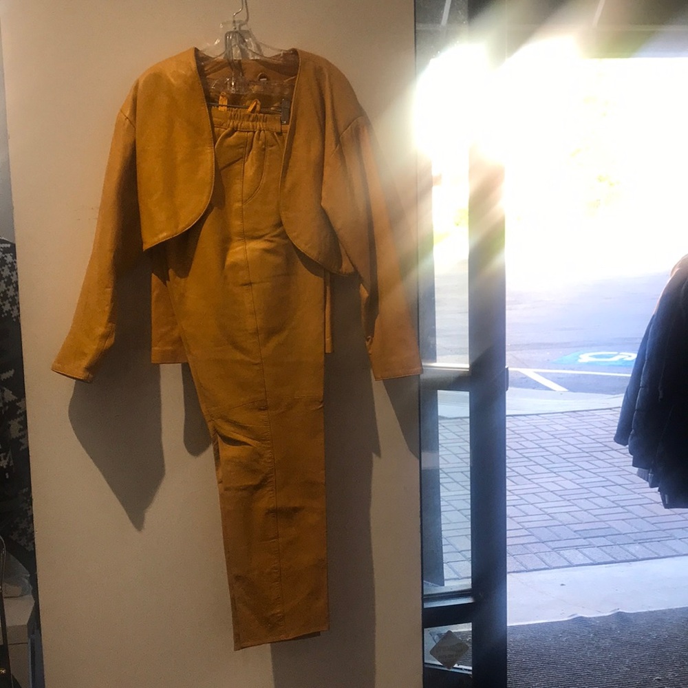 🔥🔥Mustard 3 Piece Leather Suit🔥🔥