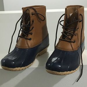 Women’s duck boots