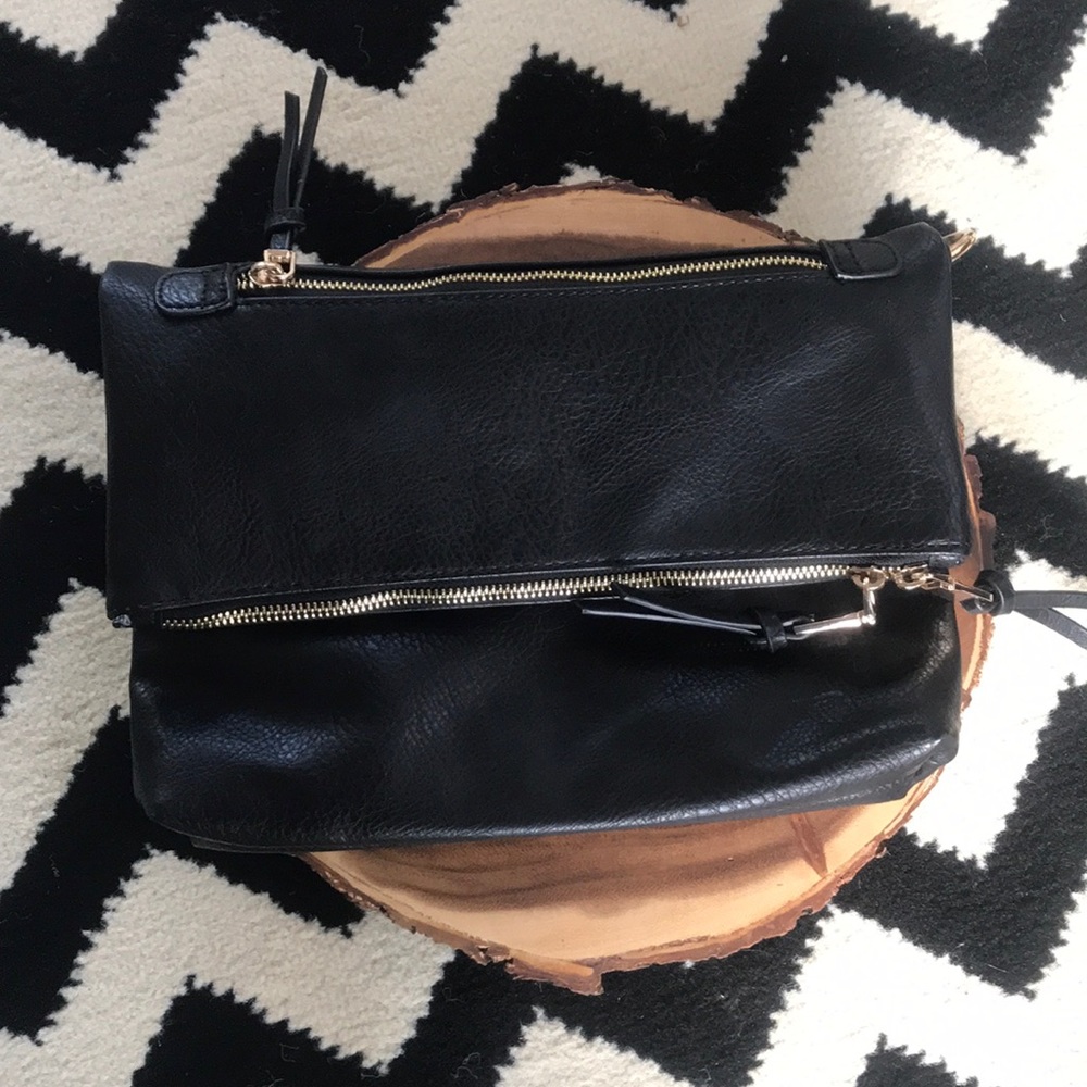 🖤Black Leather Fold-over Clutch!🖤