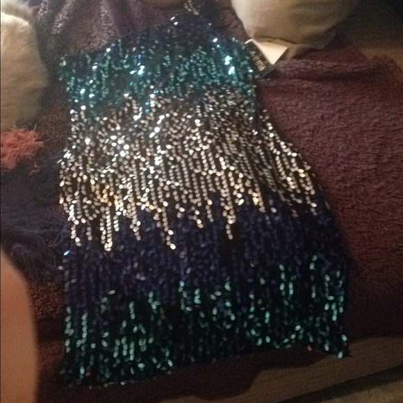 DRESS!! 🐬 - Picture 2 of 2