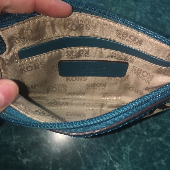 Michael Kors Wristlet - Picture 5 of 7