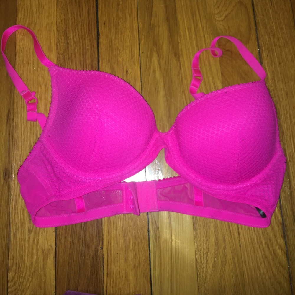H&M hot pink bra size 38B push up bra like new.
