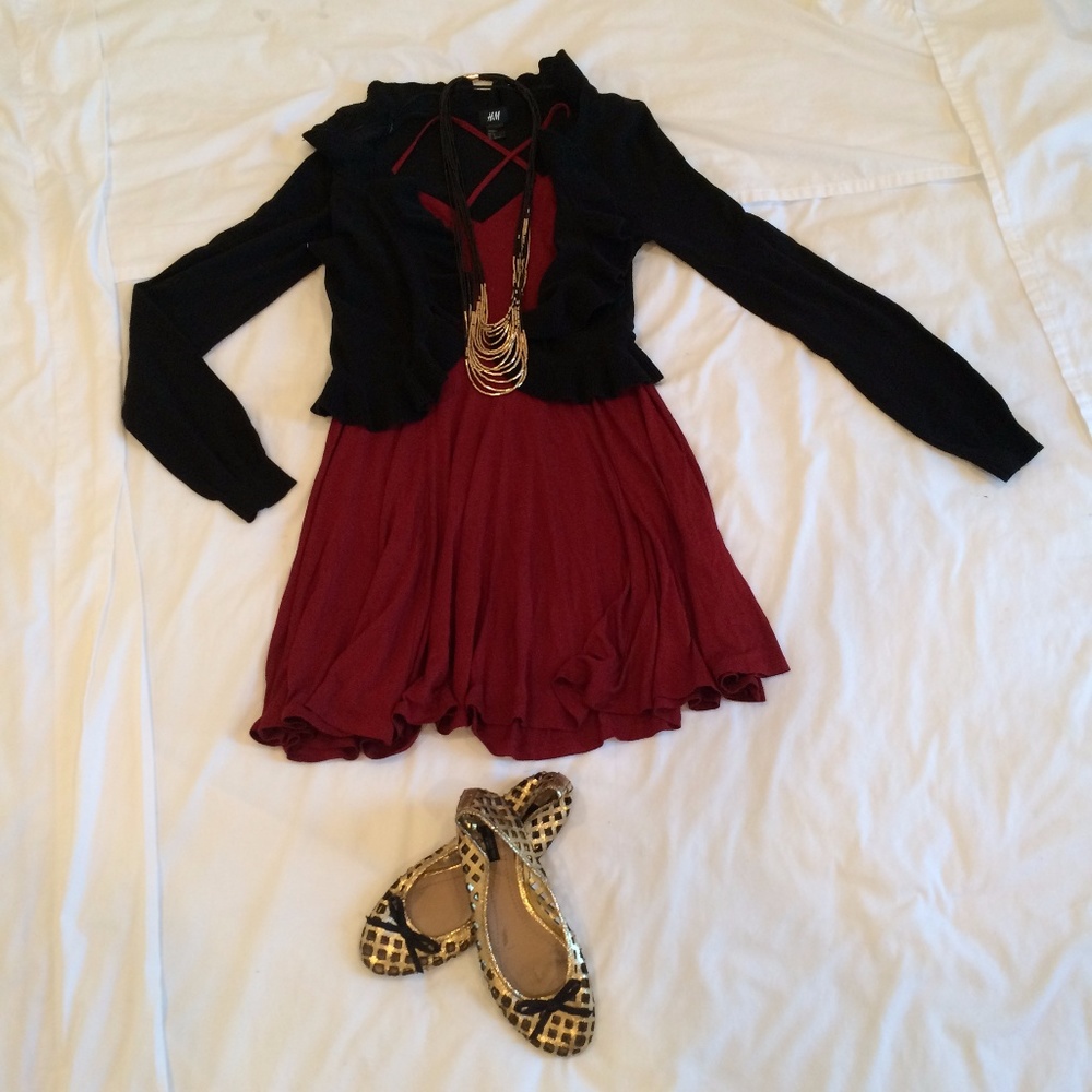 H&M black casual sweater with ruffles