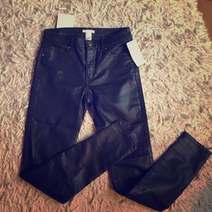 New. Leather look, waxed jean