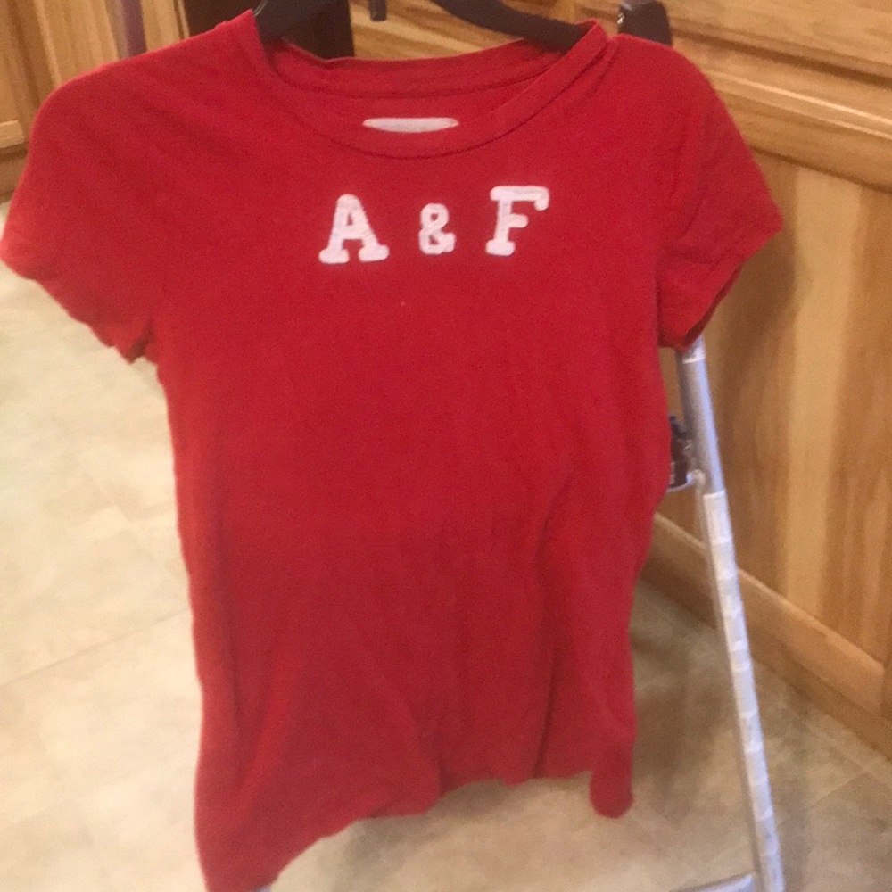Abercrombie and Finch red and white T-shirt