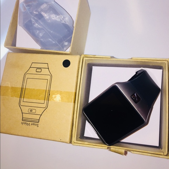 Smart Watch - Picture 2 of 3