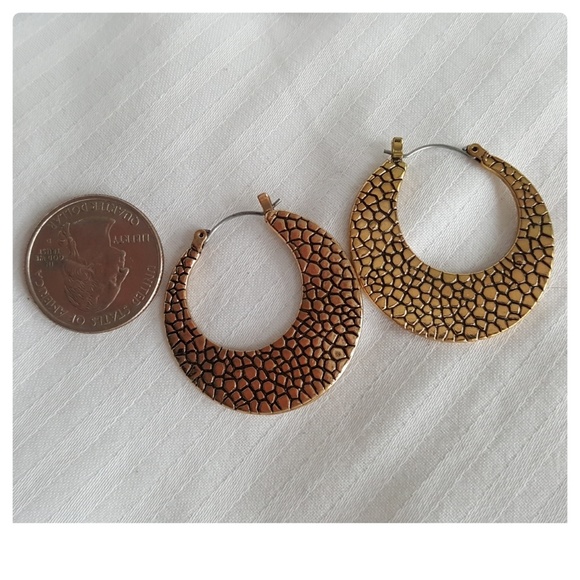 💙(LAST 1) 5🌟 Bronze Crescent Earrings - Picture 2 of 3