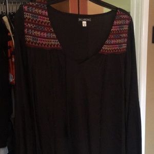Flowy open wide sleeved shirt