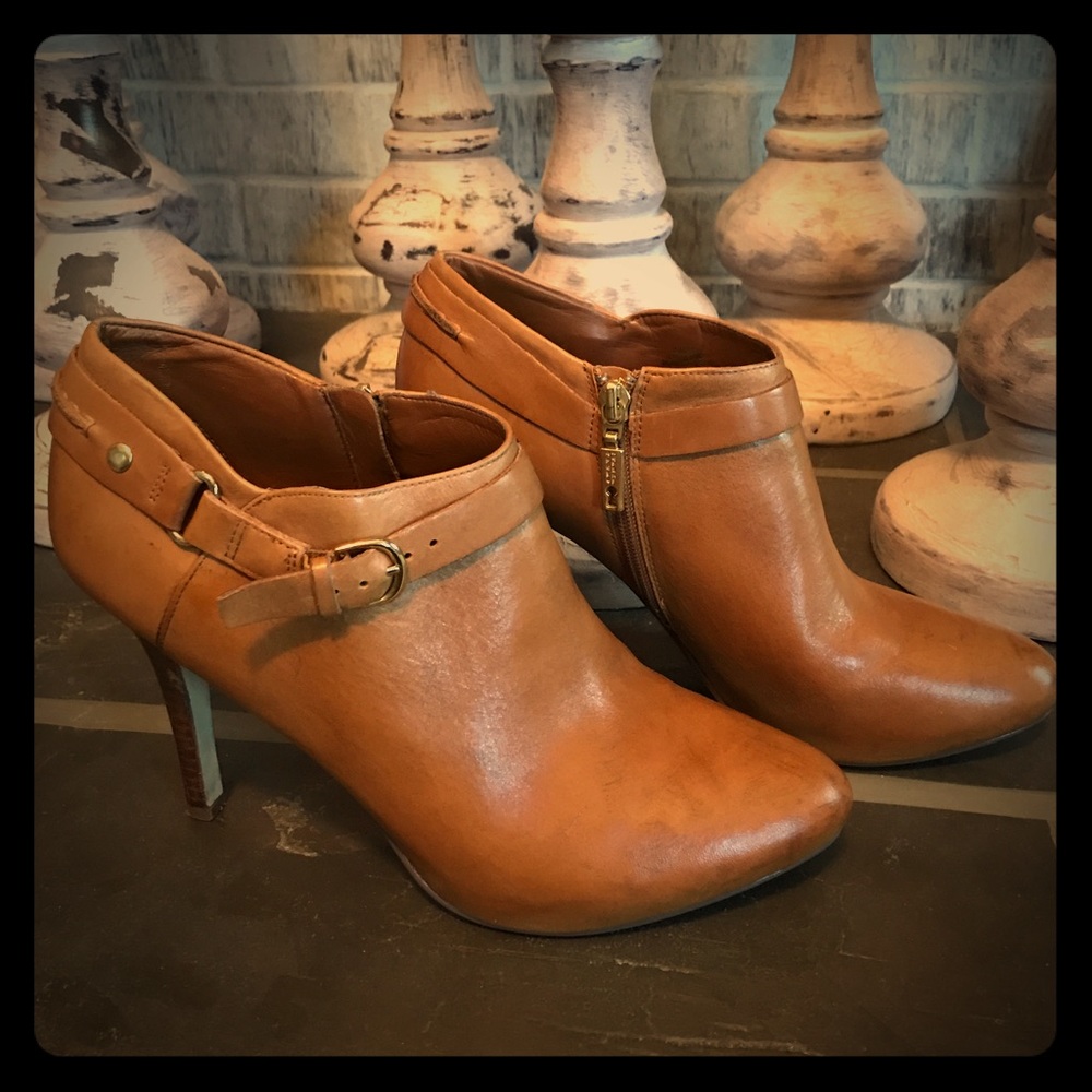 🌺SOLD🌺 Ivanka Trump booties