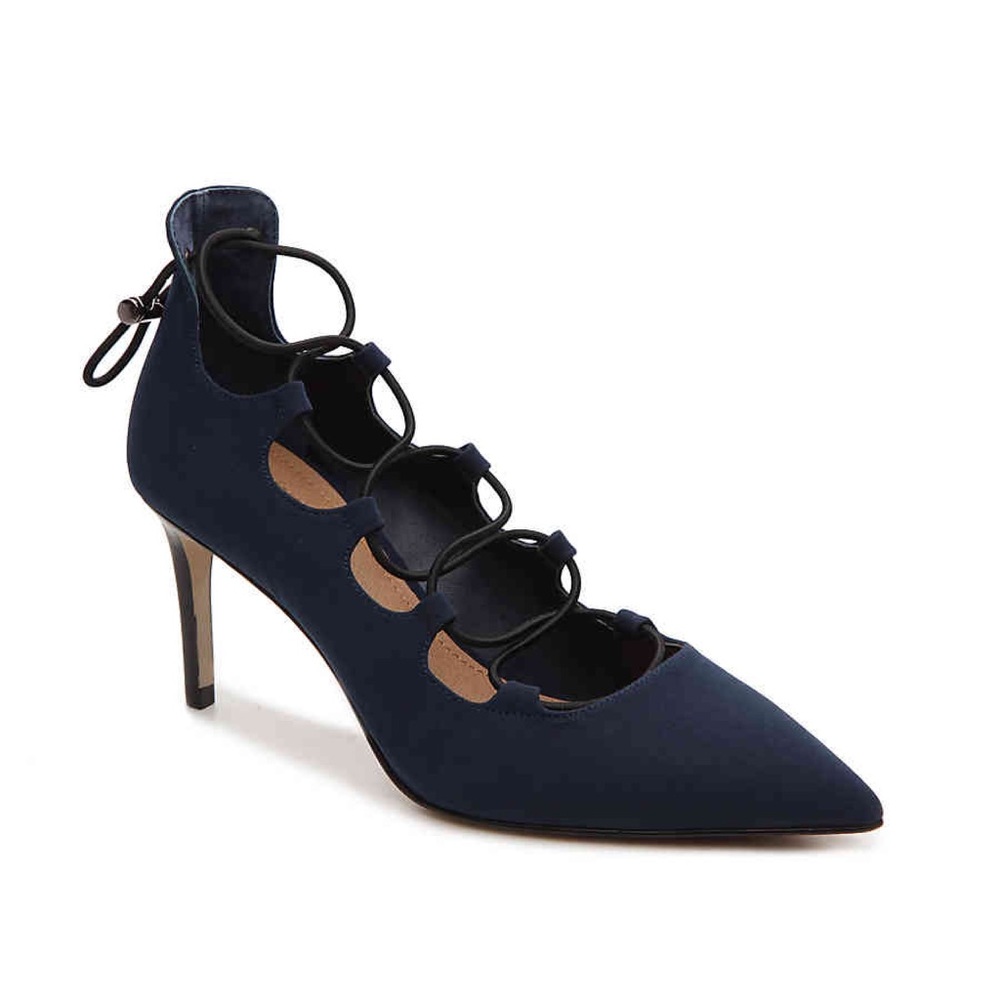🆕 Tahari Navy Lace Up Pump