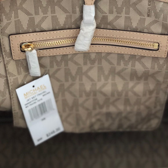 ONE LEFT!! NWT Michael Michael Kors Jet Set Travel - Picture 5 of 7
