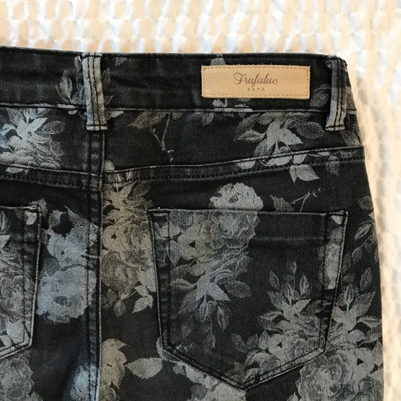 ⭐️Sold⭐️Woman’s Zara Trafaluc Flower Print Jeggjng - Picture 5 of 5