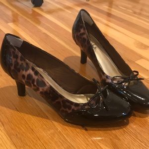Lifestride comfortable cheetah/leopard print heels