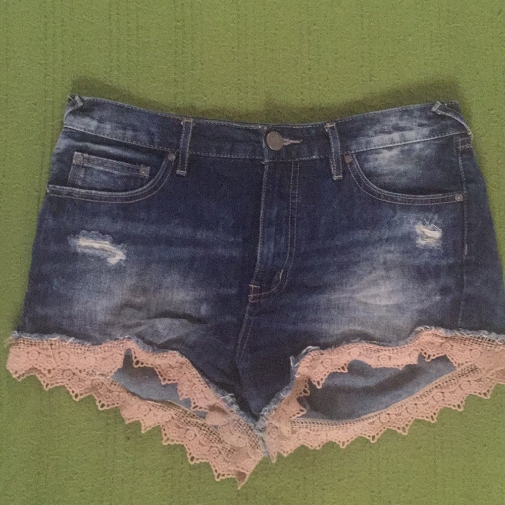 Free People lace trim shorts size 28