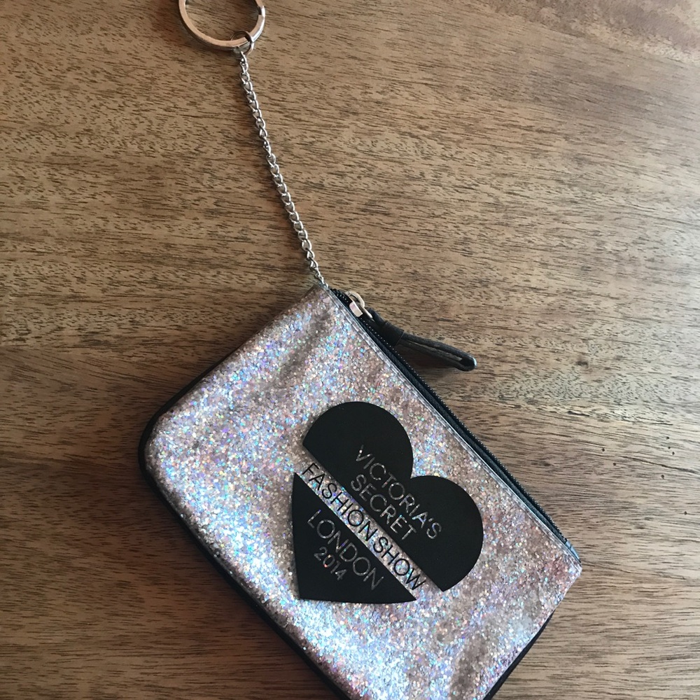 Small makeup bag with keychain