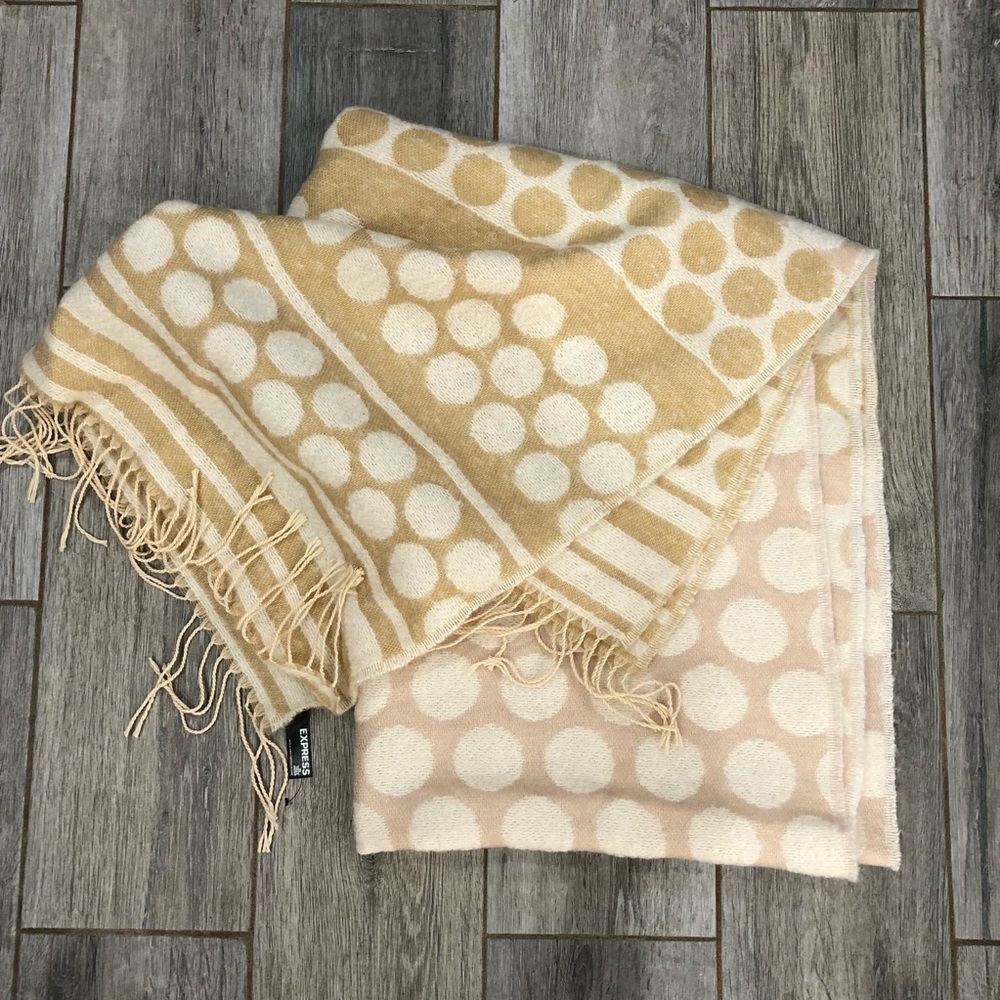 Express NWOT Polka Dot Fringe Blanket Scarf