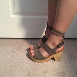 Summer heels