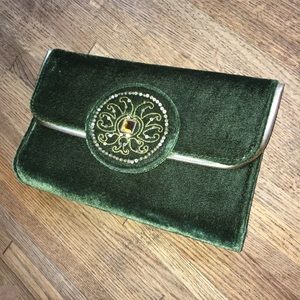 Gorgeous vintage green velvet party clutch