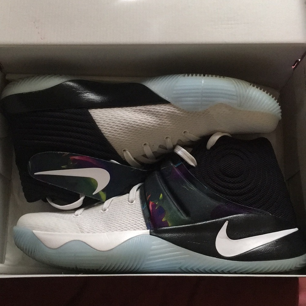 Men’s Kyrie 2