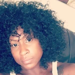 Meet your Posher, Monique