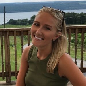 Meet your Posher, Lauren