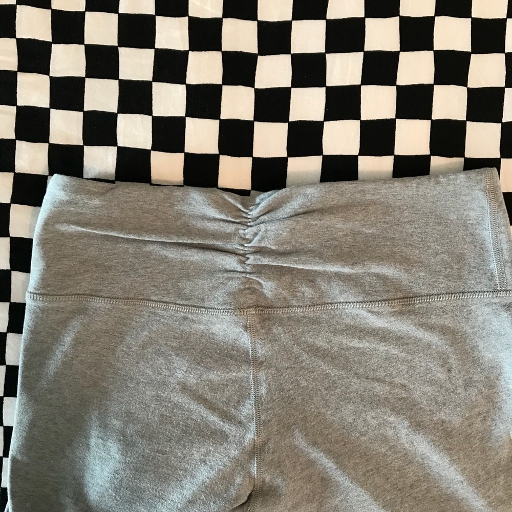 Gray Lululemon Cropped Yoga Pants