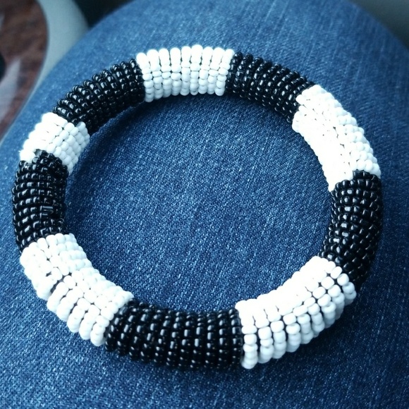 Retro beaded bracelet - Picture 1 of 3