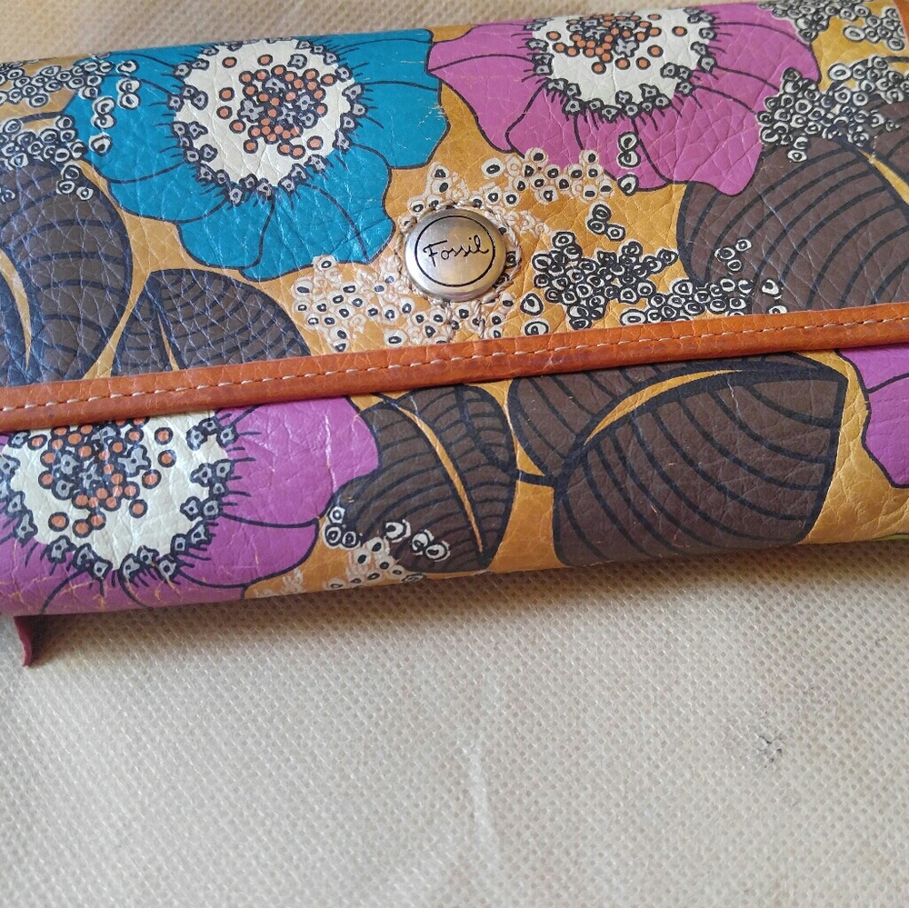 Fossil wallet