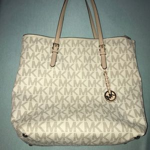 Large vanilla Michael Kors shoulder bag