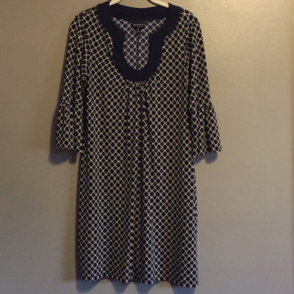 Figure flattering dress! 👗