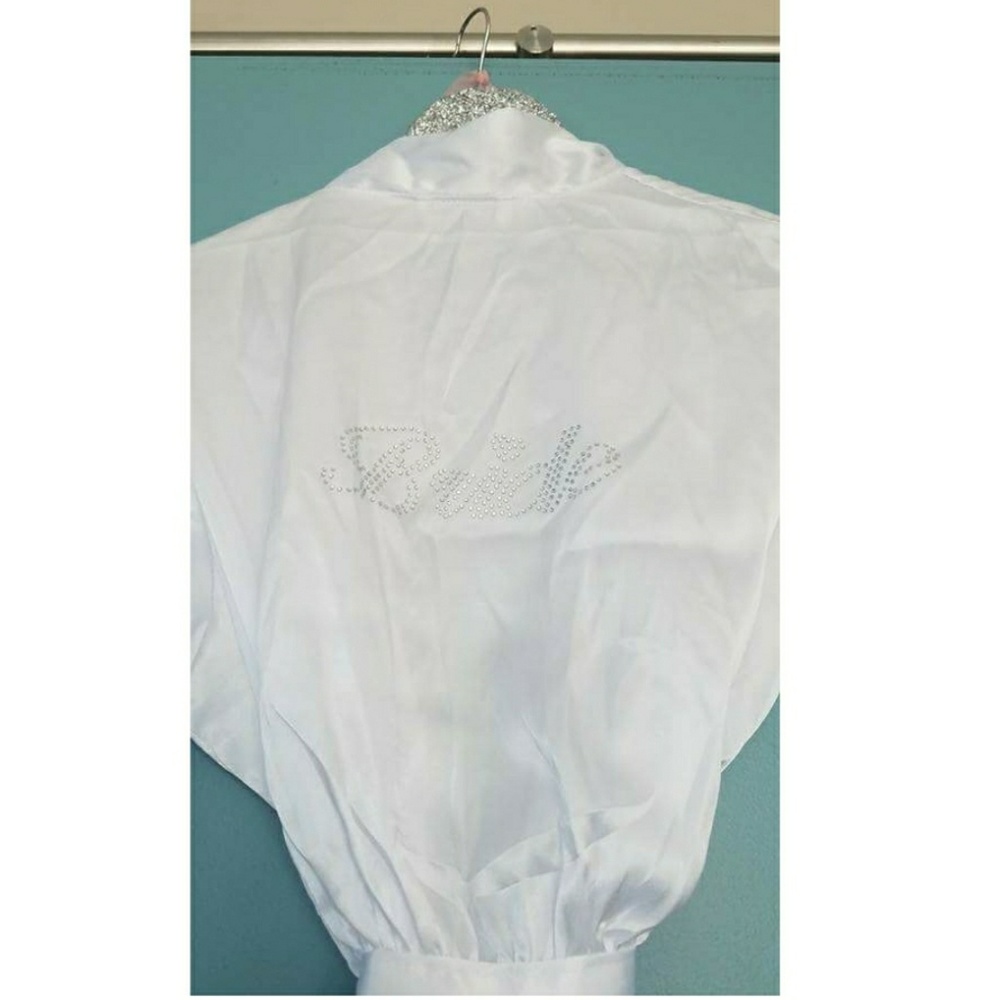 White bridal robe with "L" on front