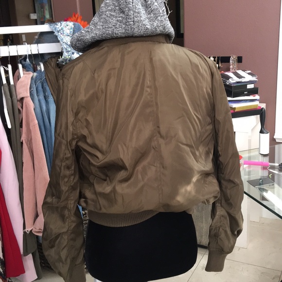 NWT Bomber Olive Green Jacket with Hoodie - Picture 2 of 7