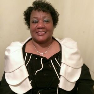 Meet your Posher, Gloria