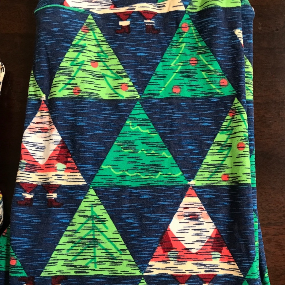 LAST CHANCE before removing! OS Holiday Leggings