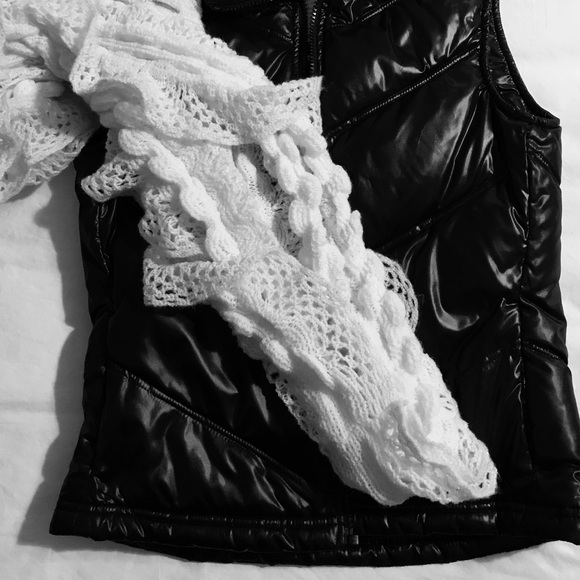 Ladies vest - Picture 2 of 2