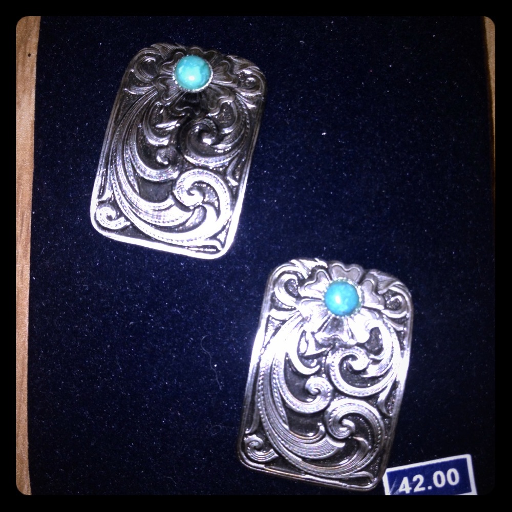 🚨SALE🚨🌟Sterling Silver & Turquoise Earrings🌟