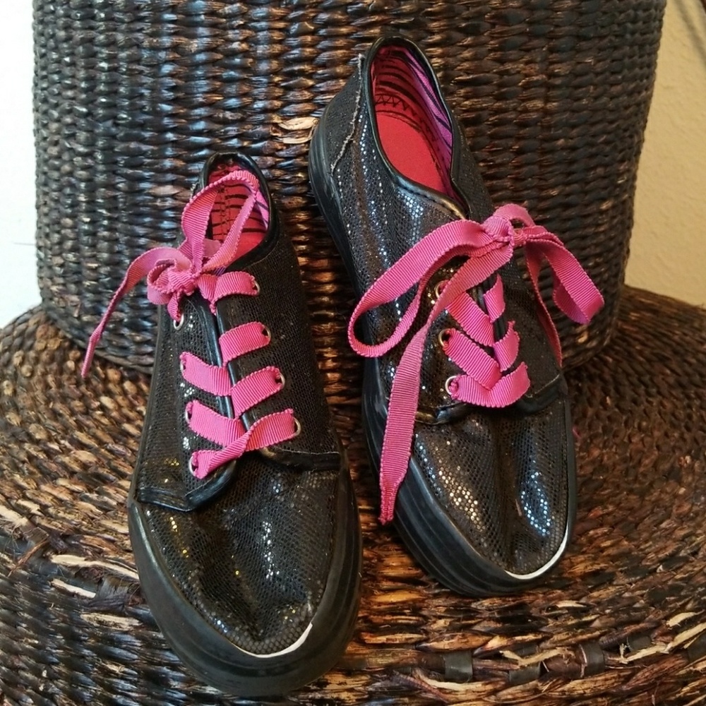 FREE with purchase! Little girls play shoes