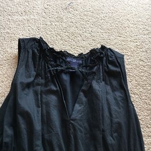 Long black sleeveless dress