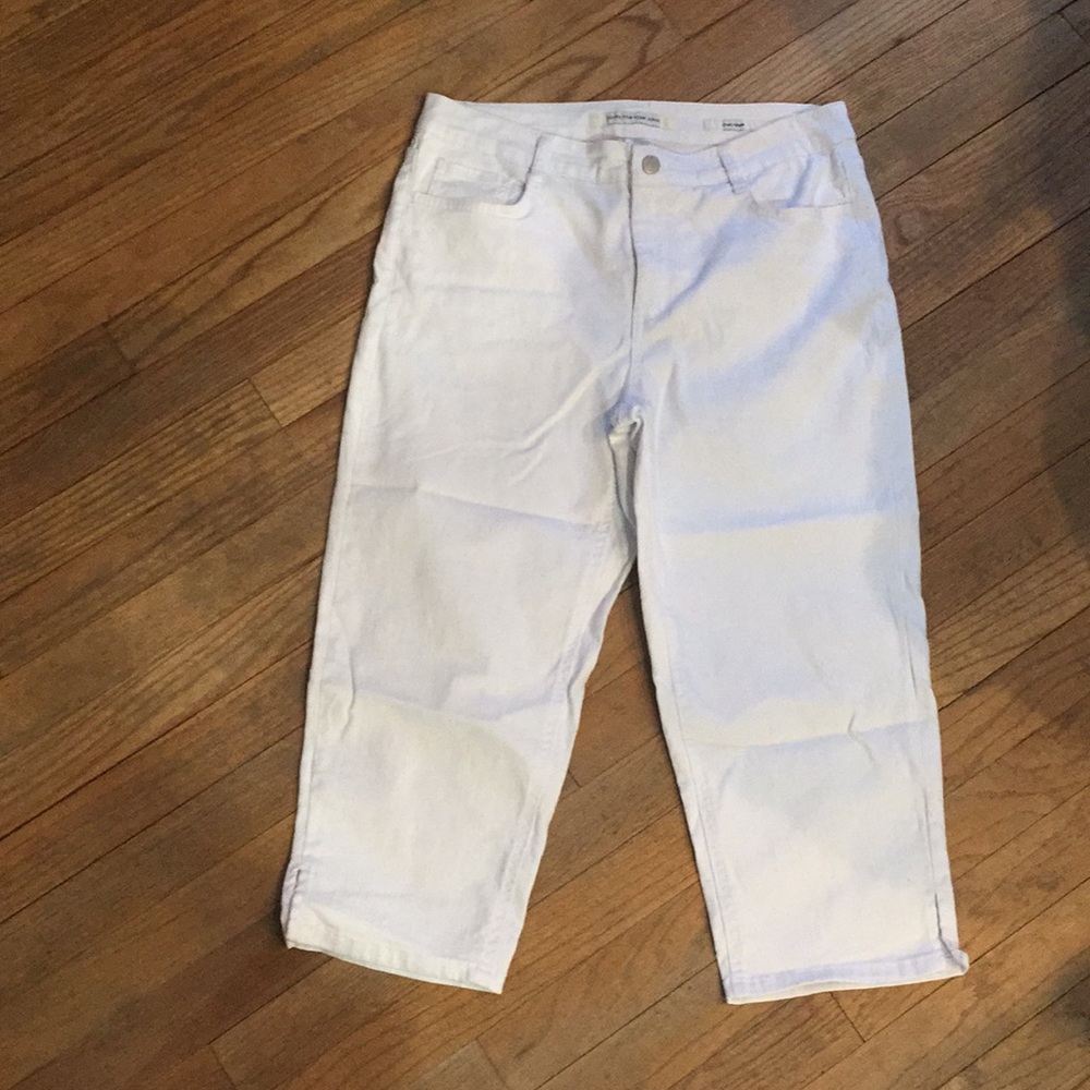 White crop pants