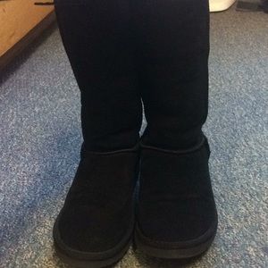 Black Uggs