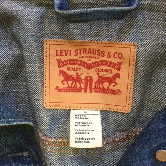 Vintage Levi’s Jean Jacket - Picture 2 of 4