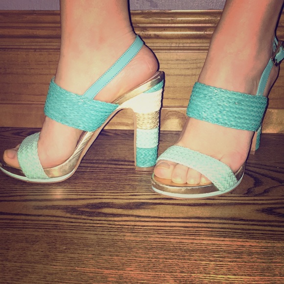Vince Camuto teal heel sandal - Picture 1 of 4