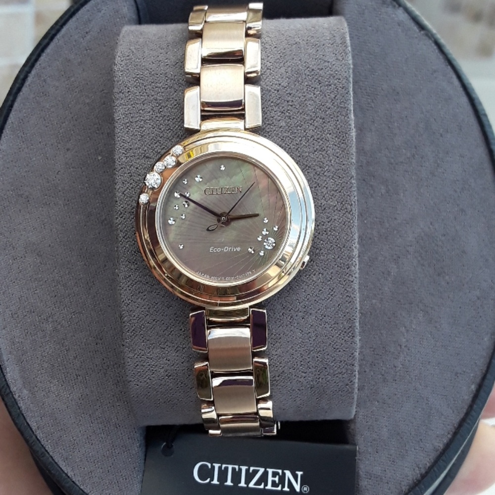 NWT Diamond ladies citizen watch